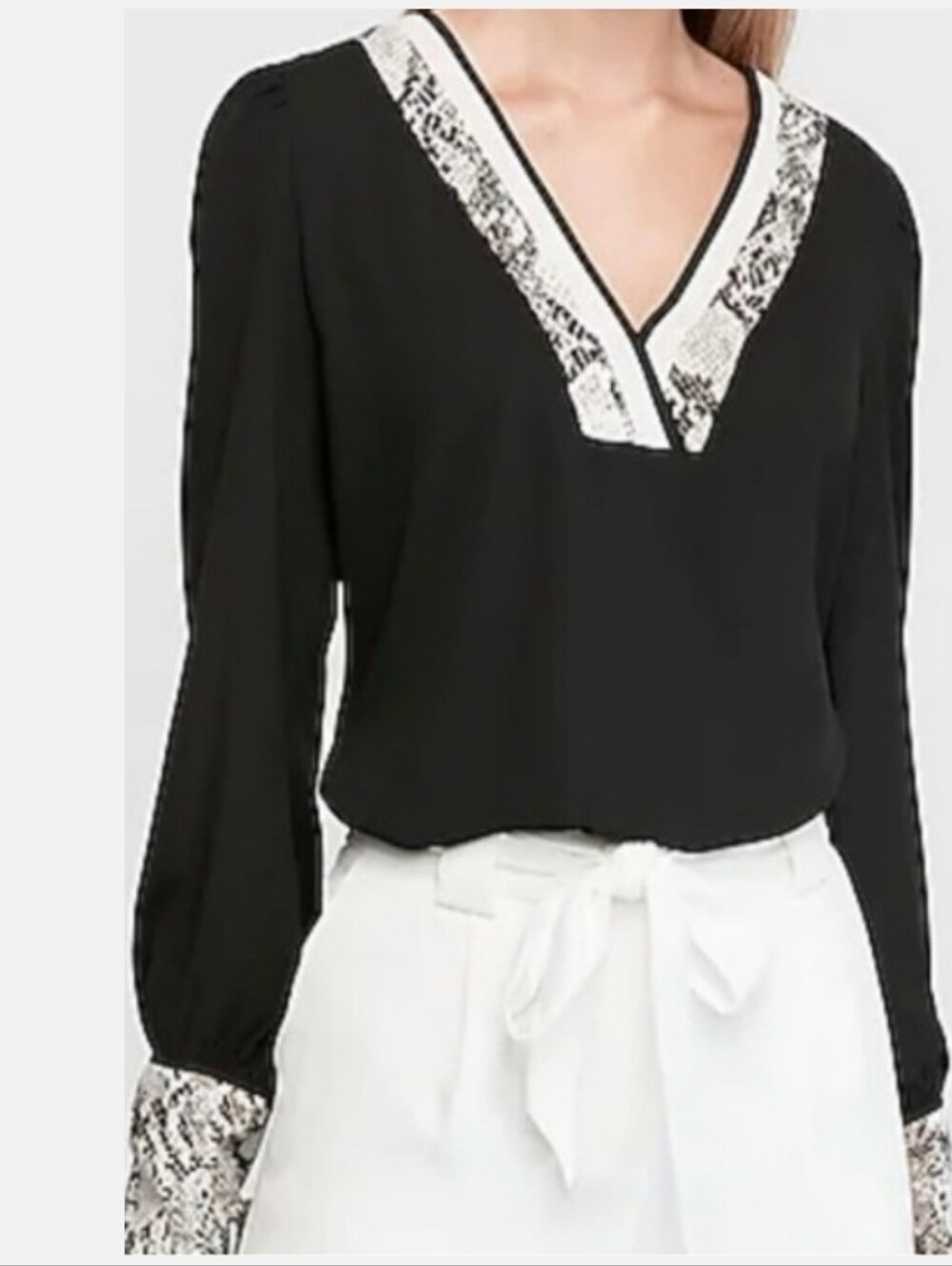 Express Snakeskin Trim V Neck Long Sleeve Blouse Top Shirt Tee Black White S